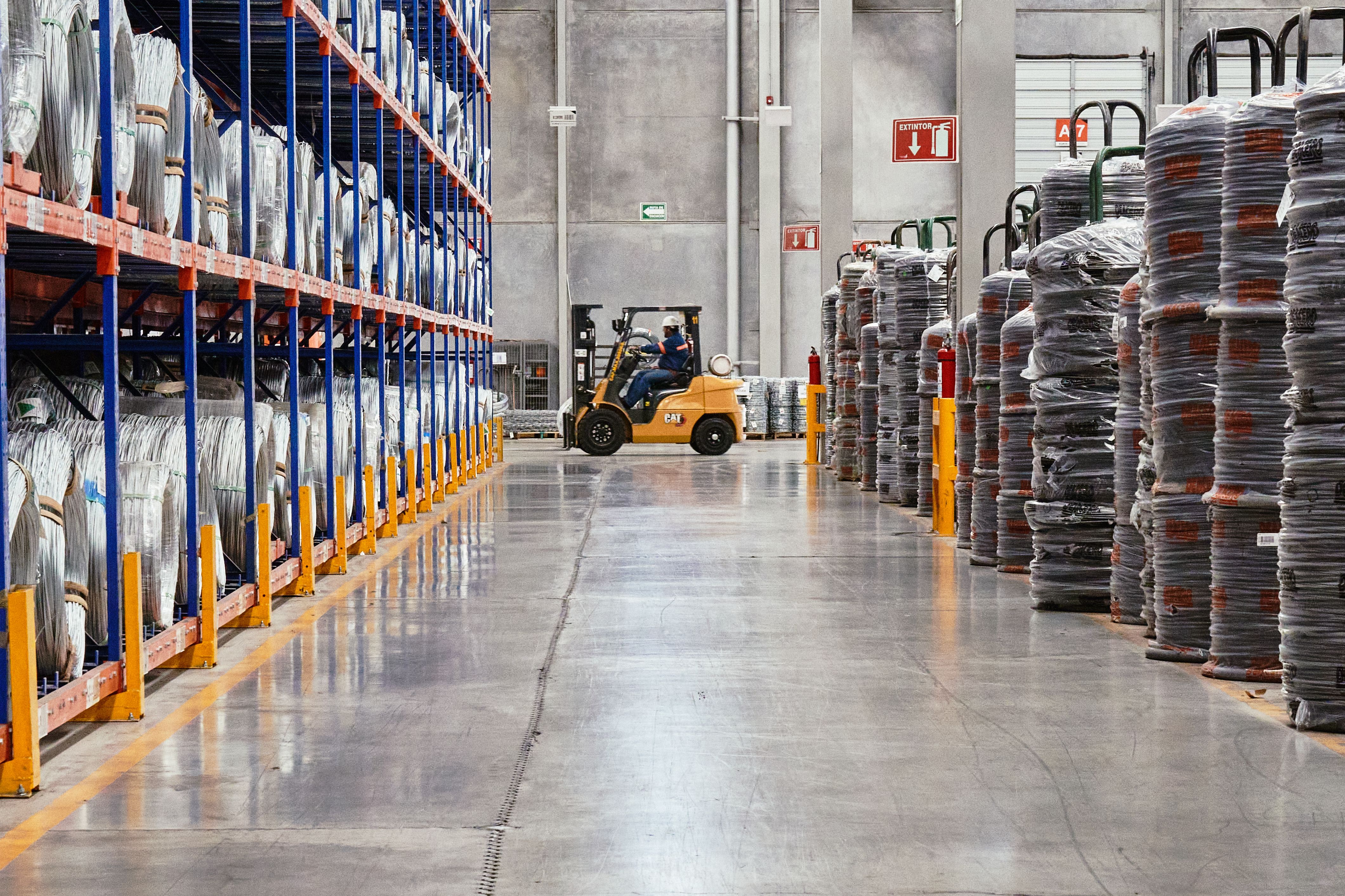 Logistics security services in Los Angeles warehouse